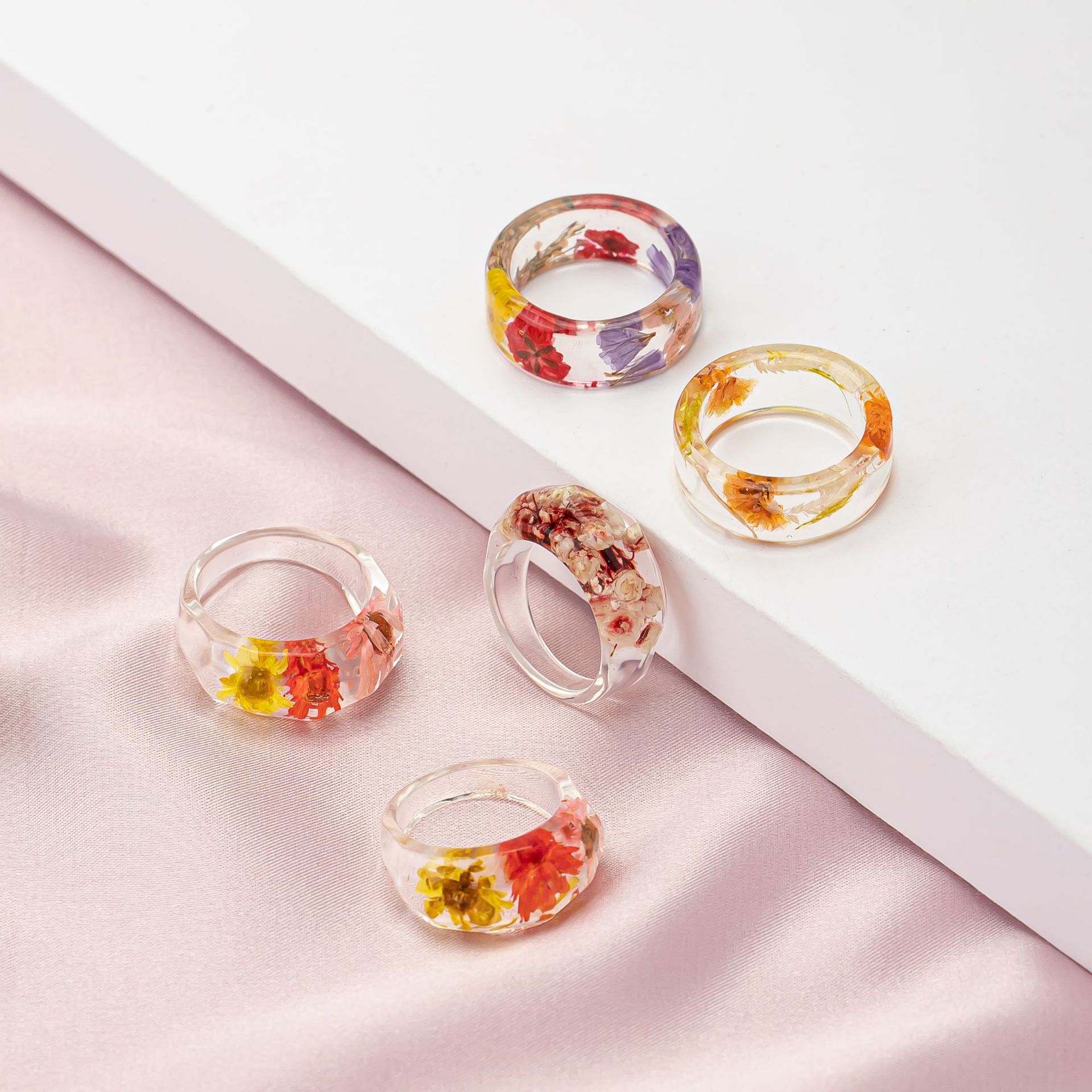 Resin Art Ring - Anello in Resina Acrilica con Margherita